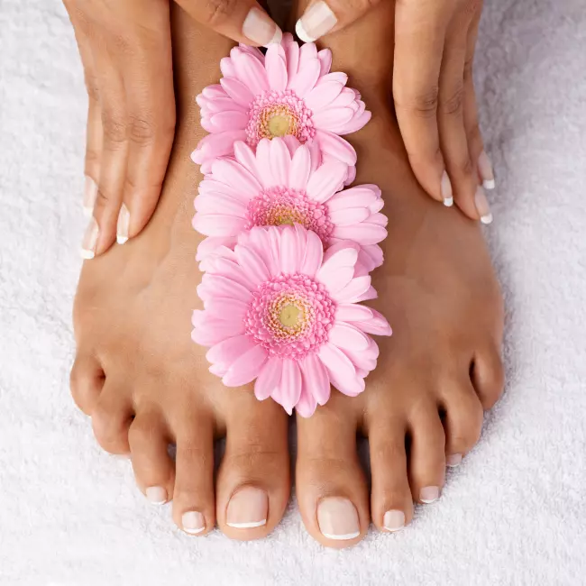 coprs pieds shutterstock_2248659125.jpg